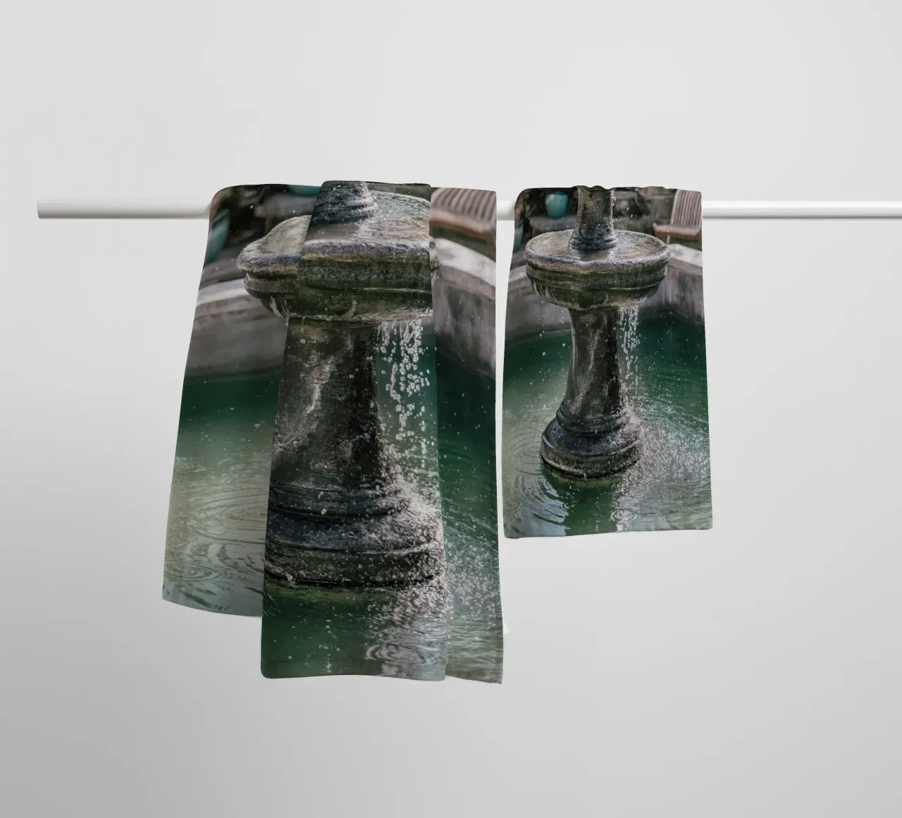 Nostalgia della fontana asciugamano da bagno da Carinaprint