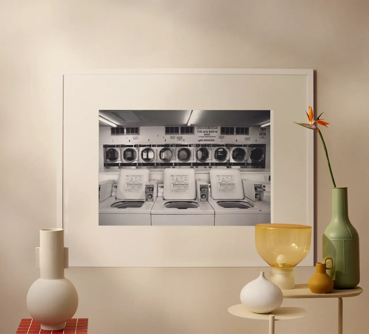 Lavanderia a gettoni di Fresno poster con telaio in legno da Dave Hare Photography
