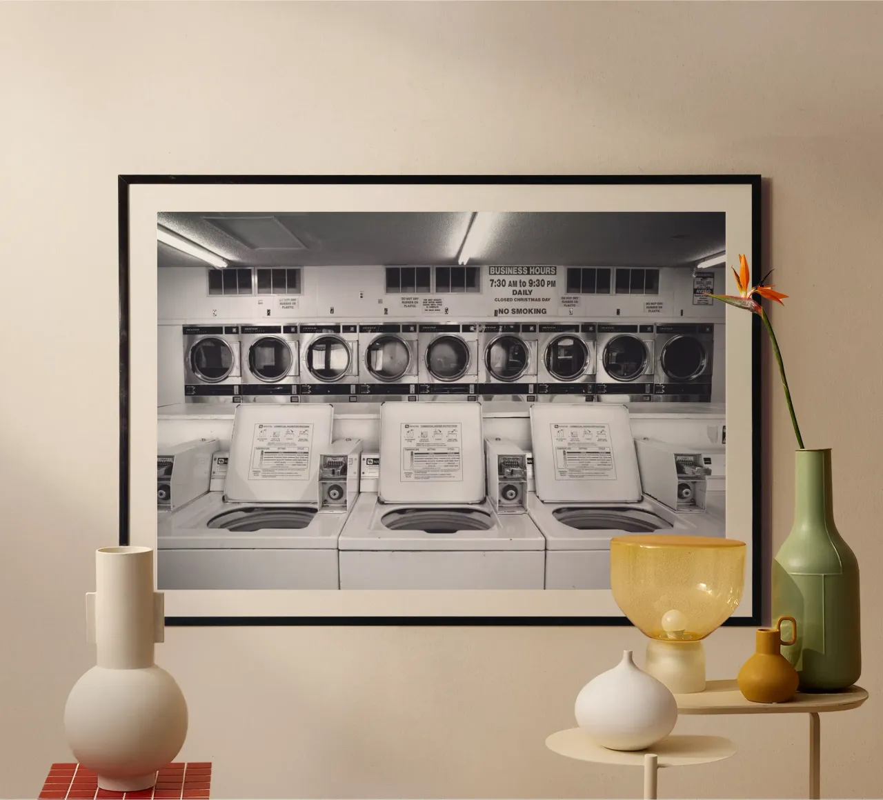 Lavanderia a gettoni di Fresno poster con telaio in legno da Dave Hare Photography