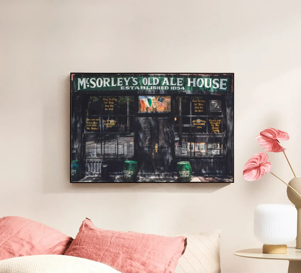 McSorleys plexiglass da Dave Hare Photography