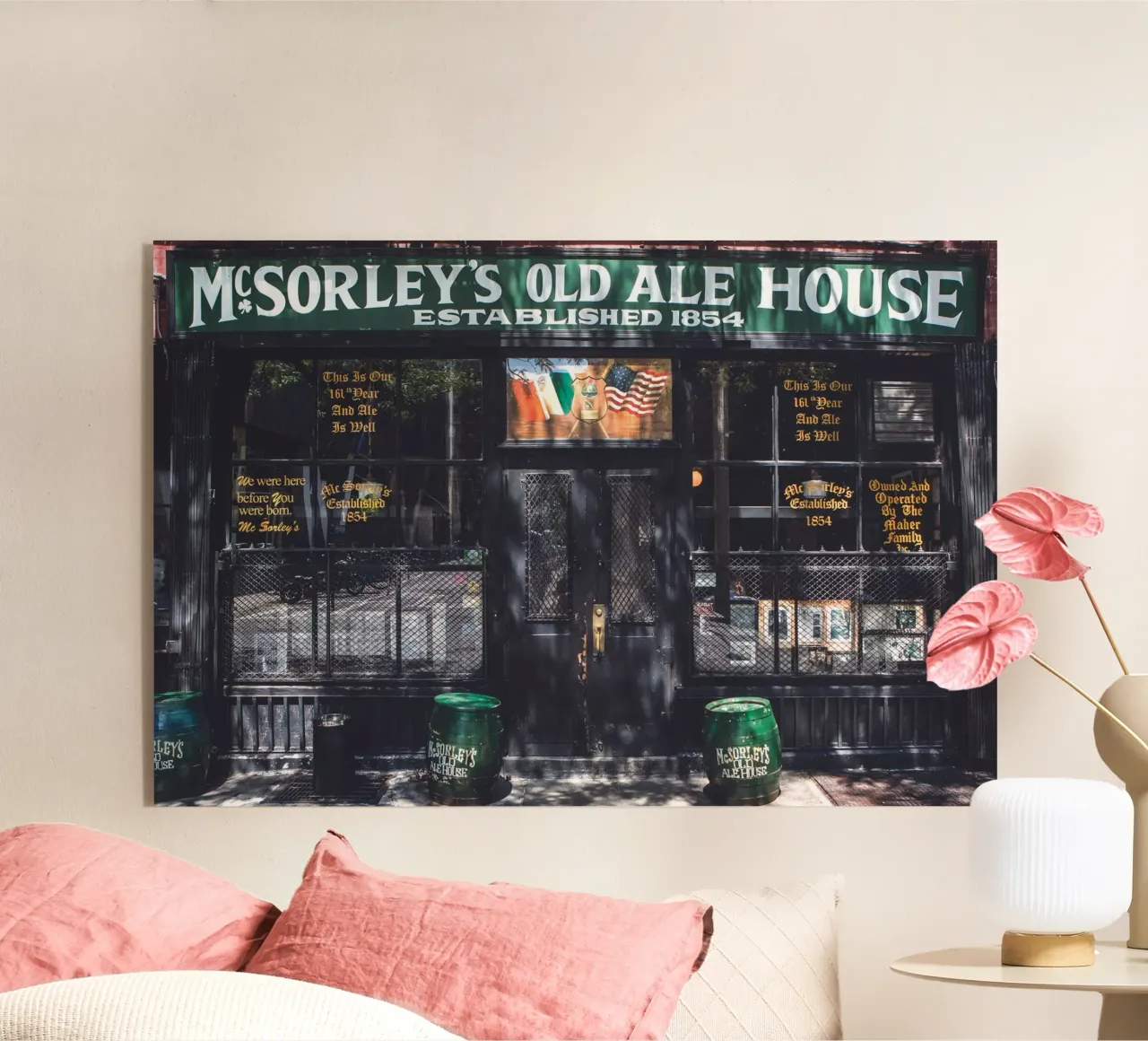 McSorleys plexiglass da Dave Hare Photography