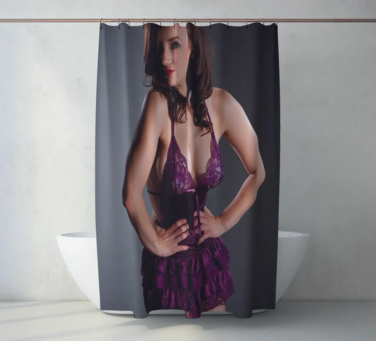 Bettsie in viola tenda da doccia da Dave Hare Photography