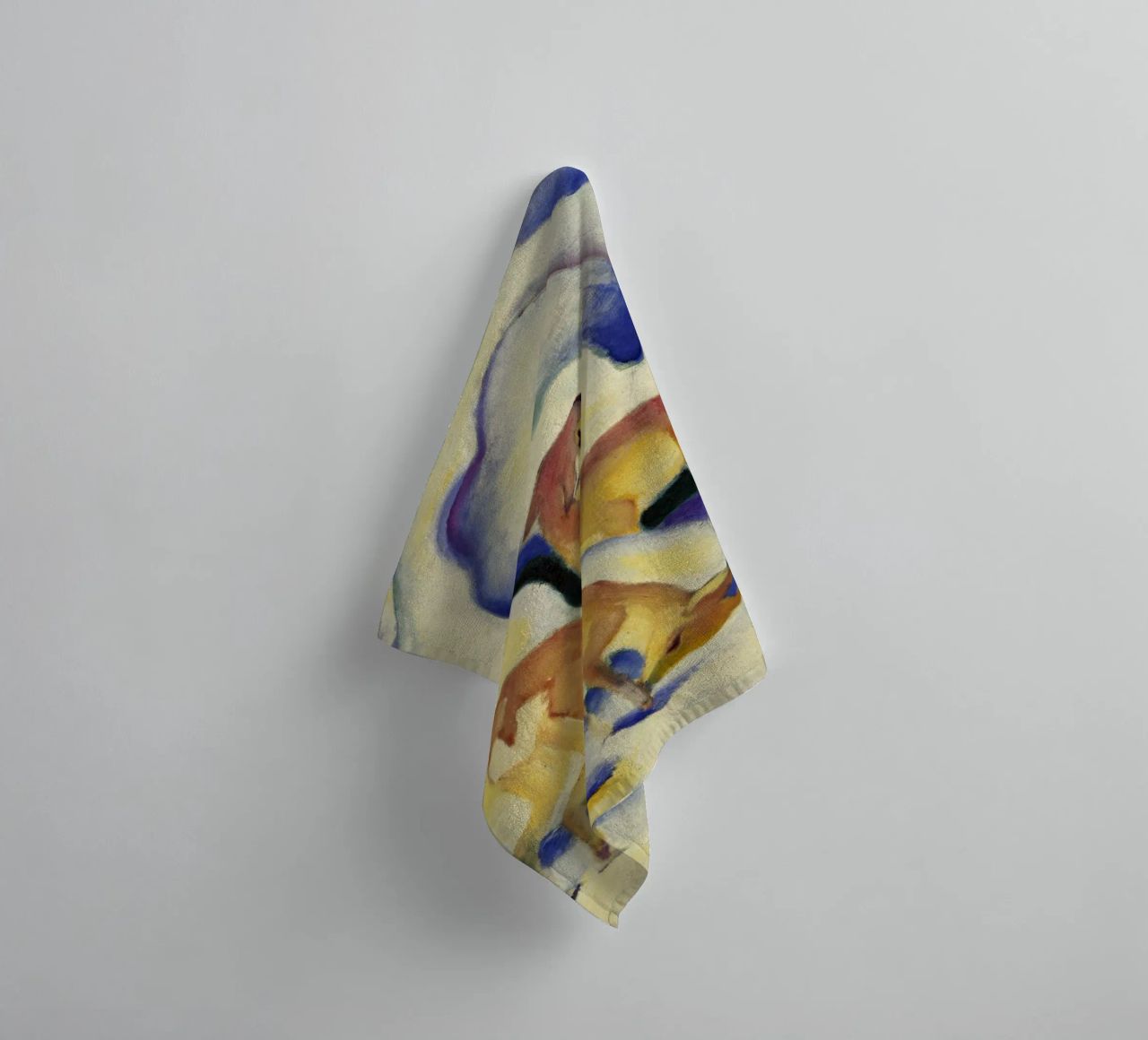 Franz Marc - Hirsche im Schnee Handtuch von ARTOTHEK