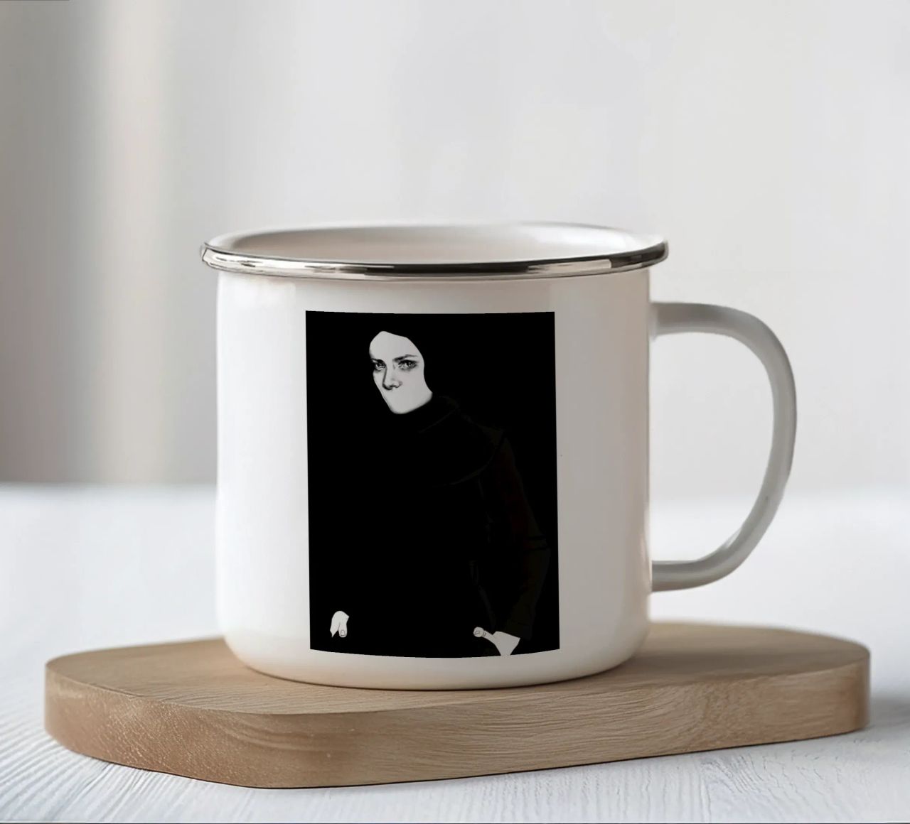 Speachless tazza in smalto da Agnes KR Patience