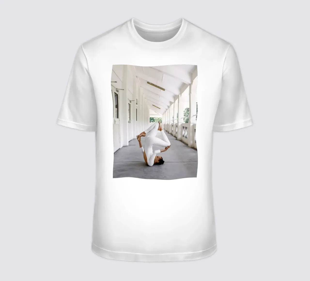 Alexandra #3 t-shirt da The Urban Yoga