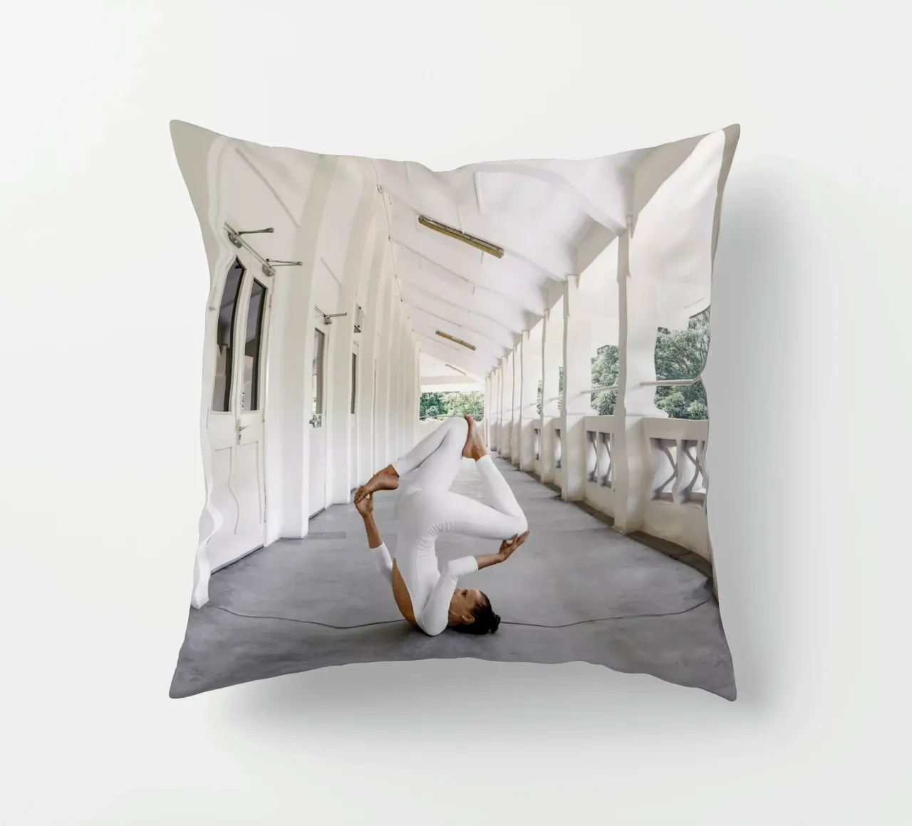 Alexandra #3 cuscino da The Urban Yoga
