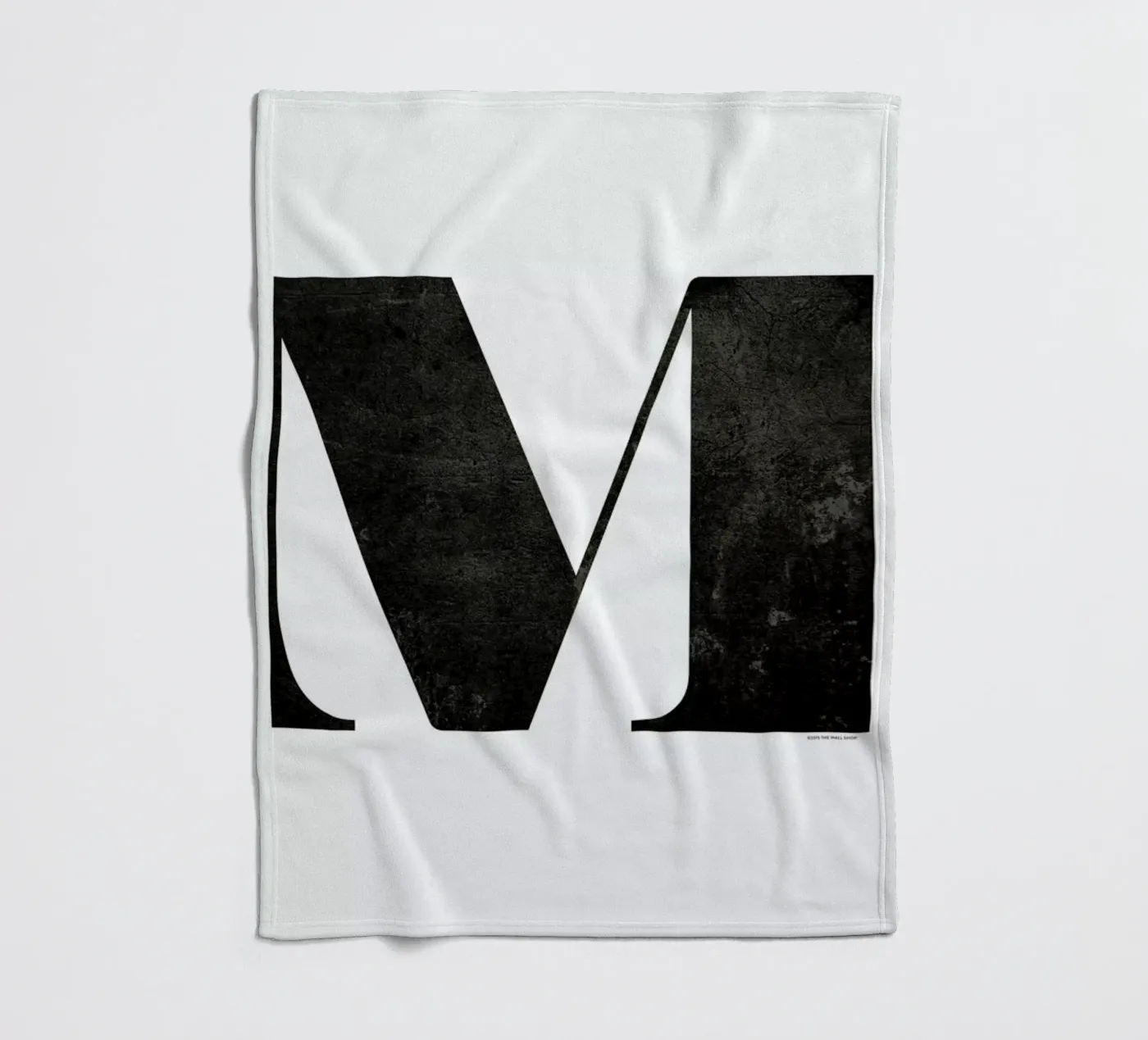 M Fleecedecke von The Wall Shop