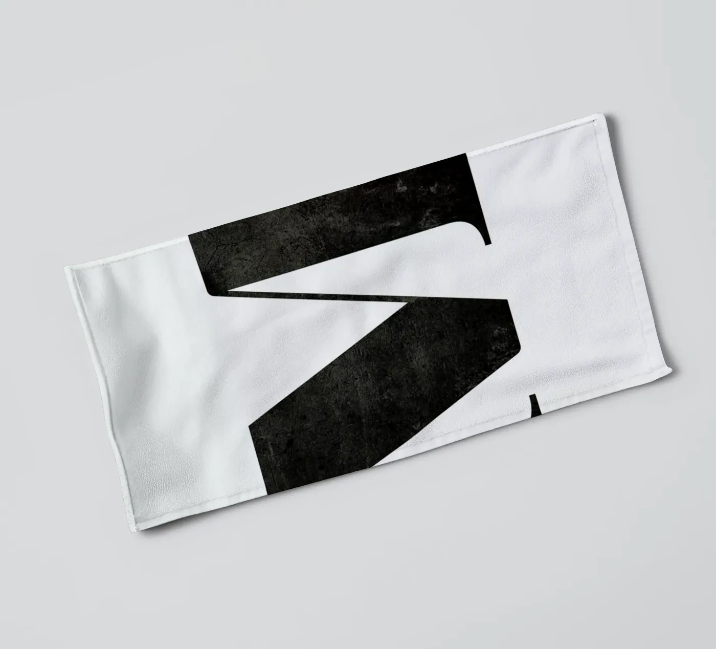 M badhanddoek van The Wall Shop