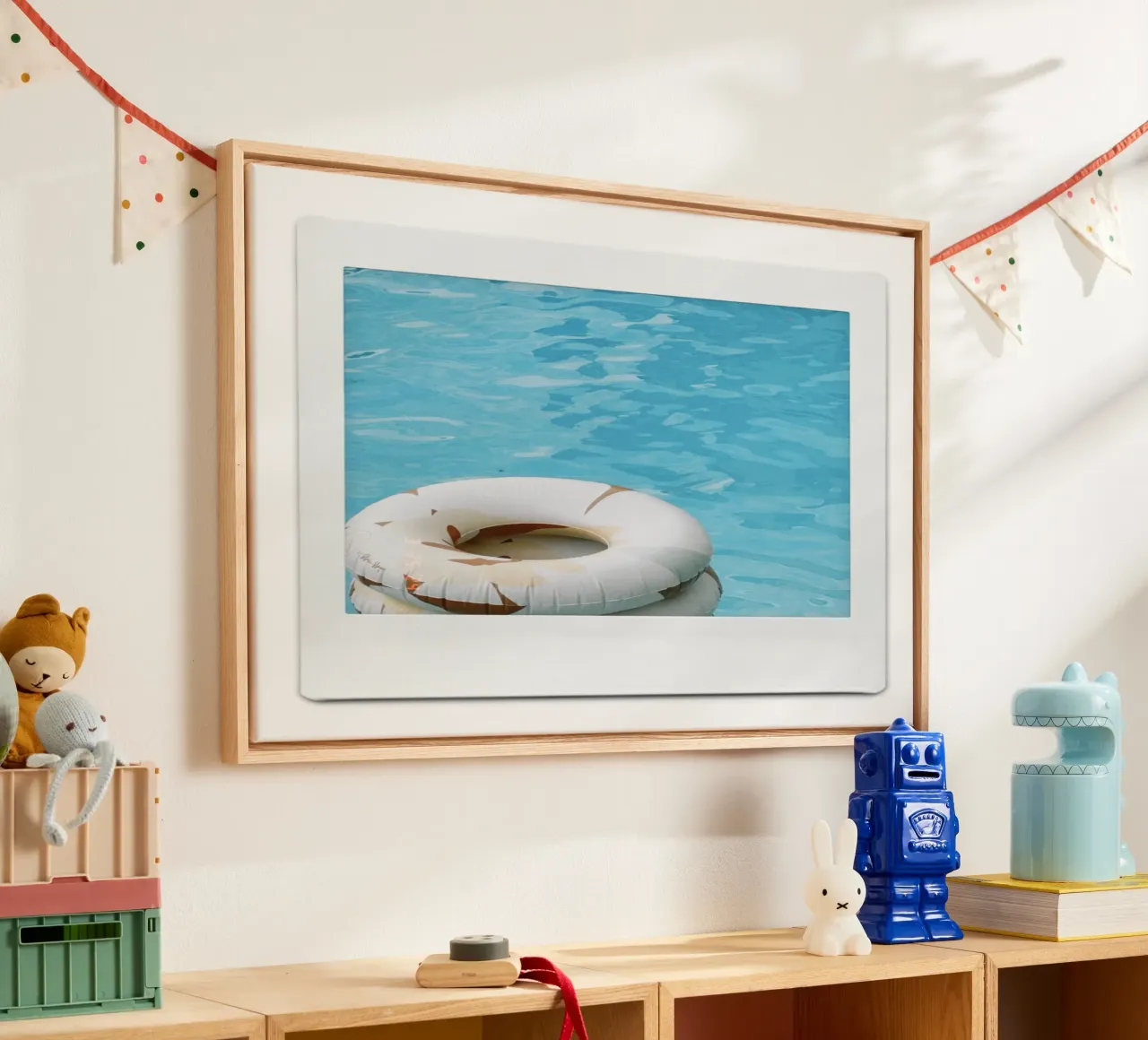 Do nut disturb canvas with Floater frame by Im Rahmen