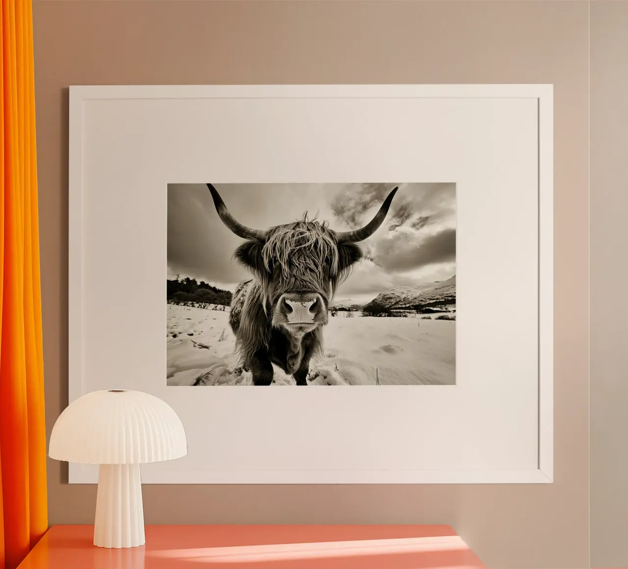 Bellezza selvaggia: Highland Cow nel suo splendore poster da Nikis Art Studio