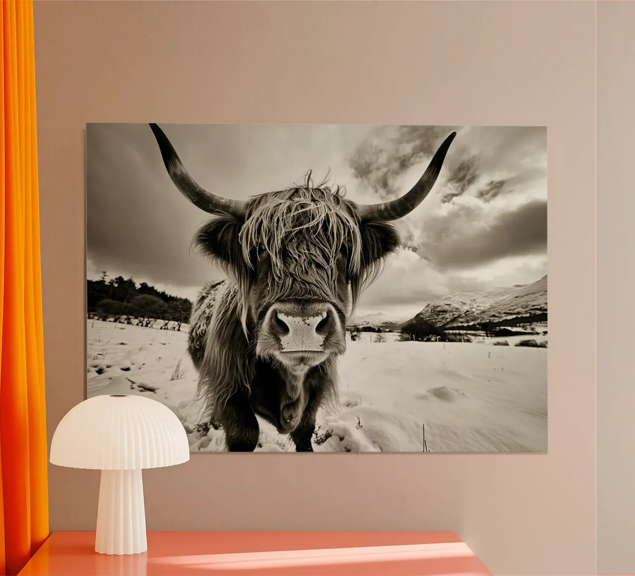 Bellezza selvaggia: Highland Cow nel suo splendore poster da Nikis Art Studio
