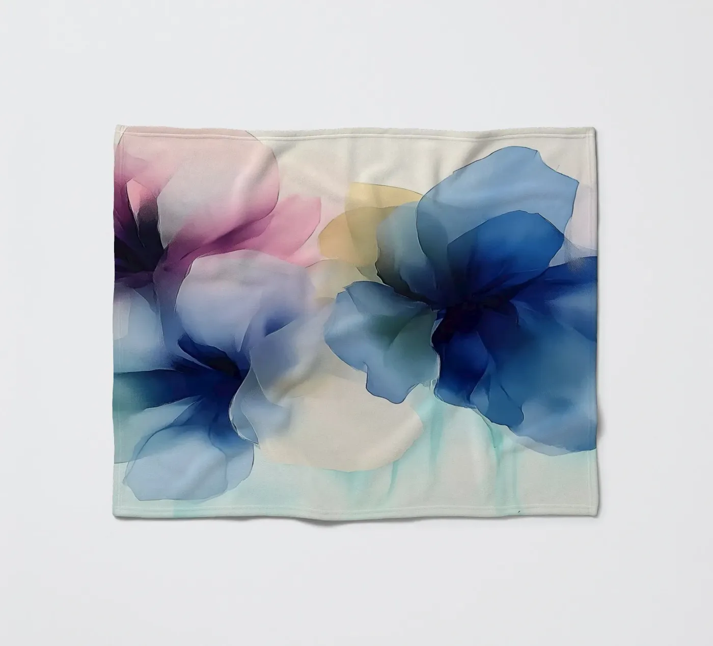 Translucent Blossoms Fleecedecke von Hazia