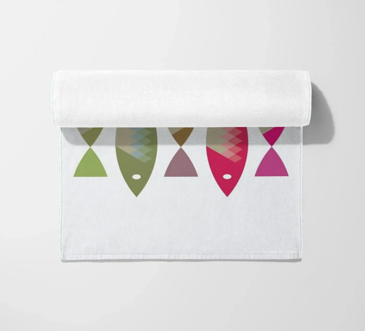 Fish 2 strandhanddoek van Visual Philosophy