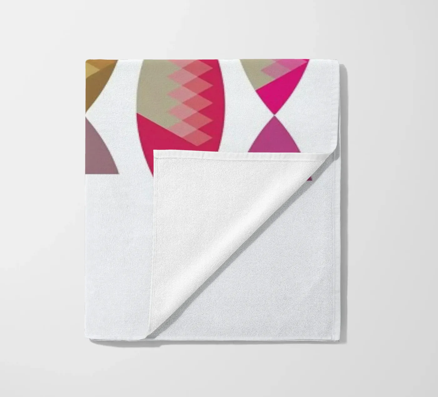 Fish 2 strandhanddoek van Visual Philosophy