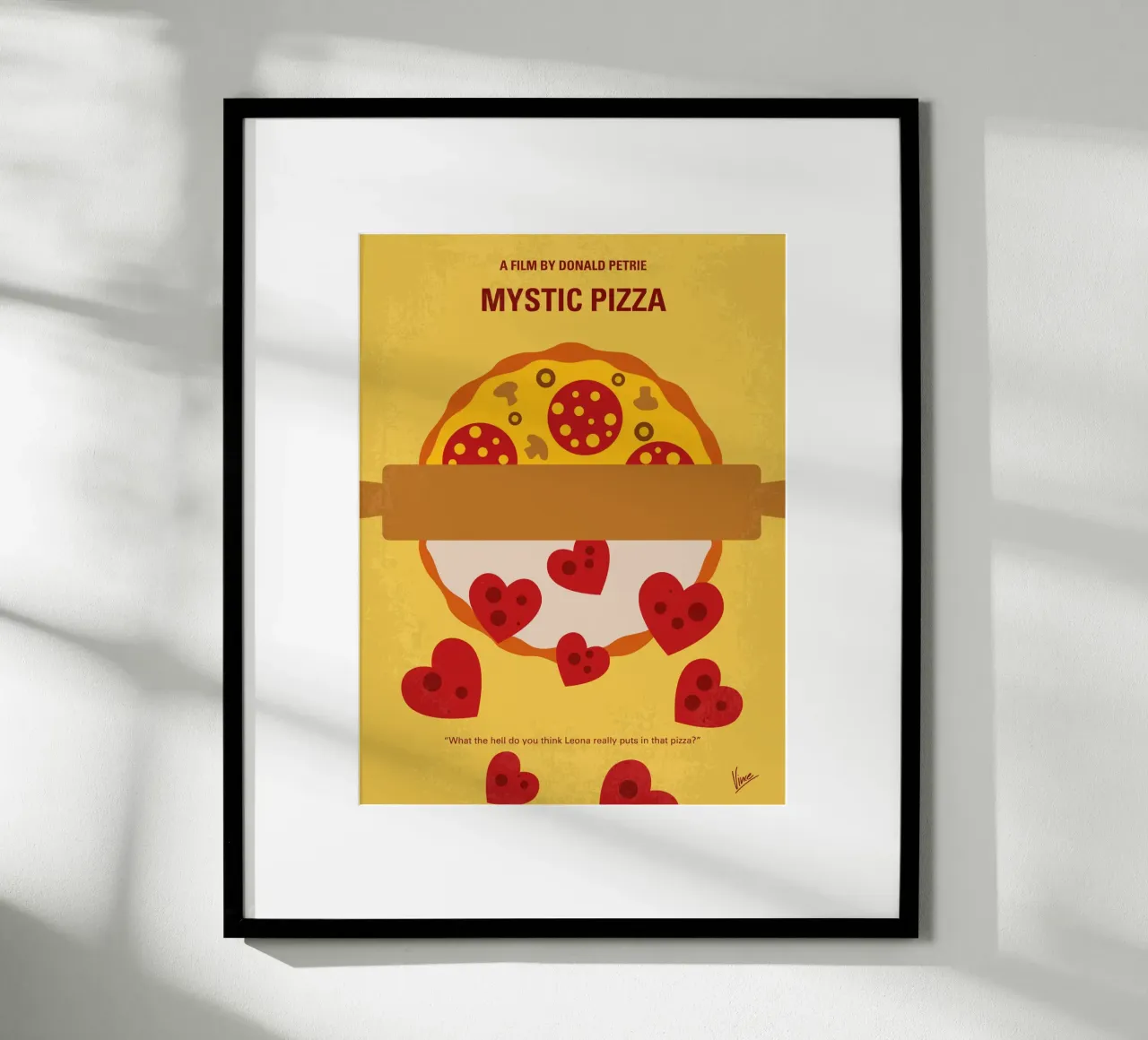 No846 My Mystic Pizza minimal movie poster poster con telaio in legno da Chungkong