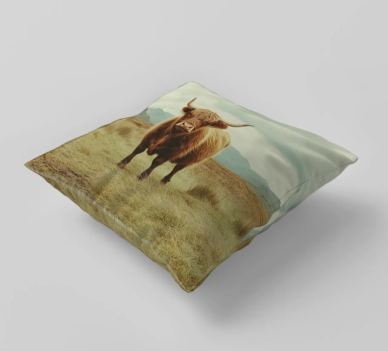 Giganti gentili: La mucca delle Highlands in natura cuscino da Nikis Art Studio