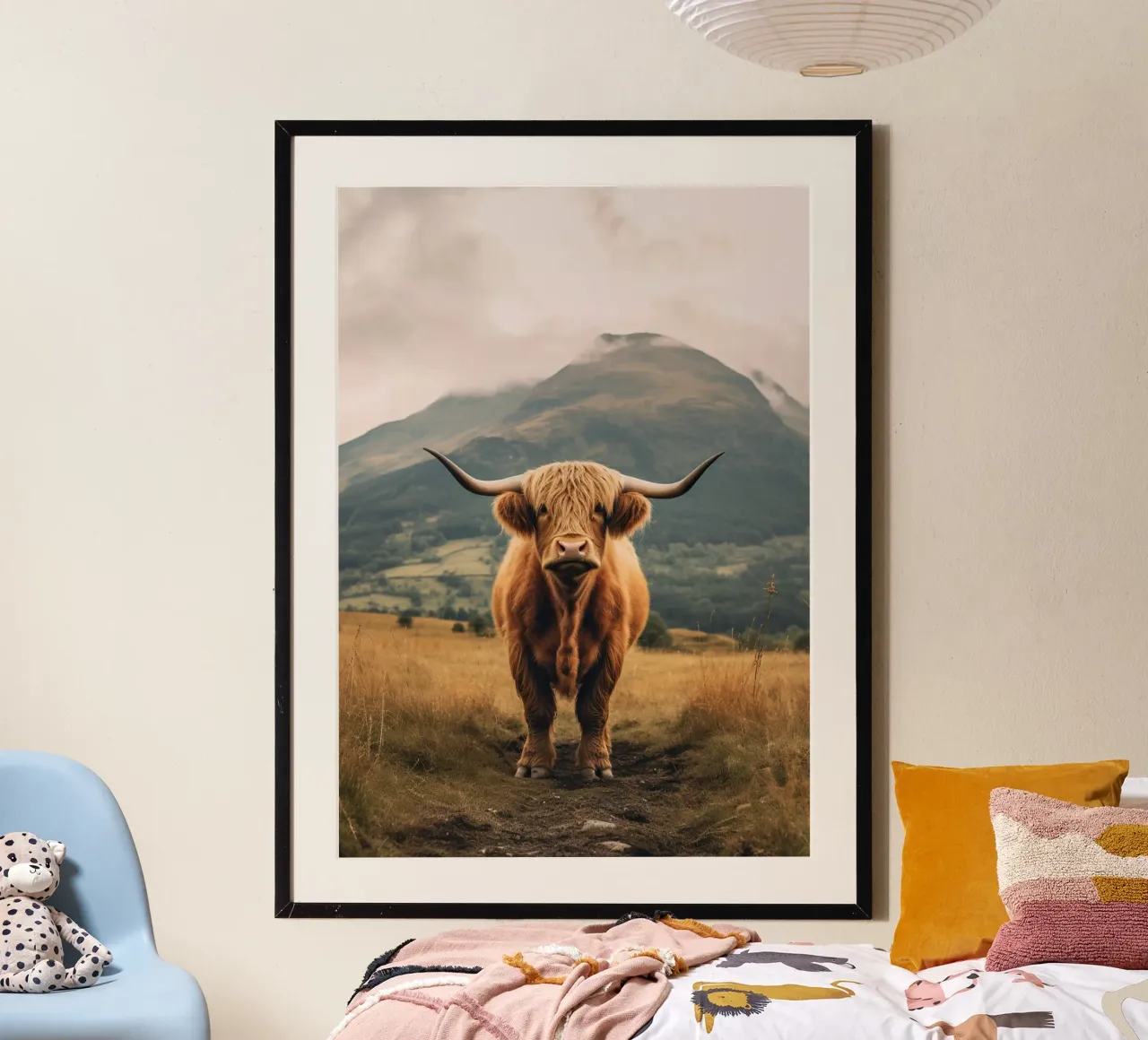 Pelliccia e orgoglio: la mucca delle Highlands, icona della natura poster con telaio in plastica da Nikis Art Studio