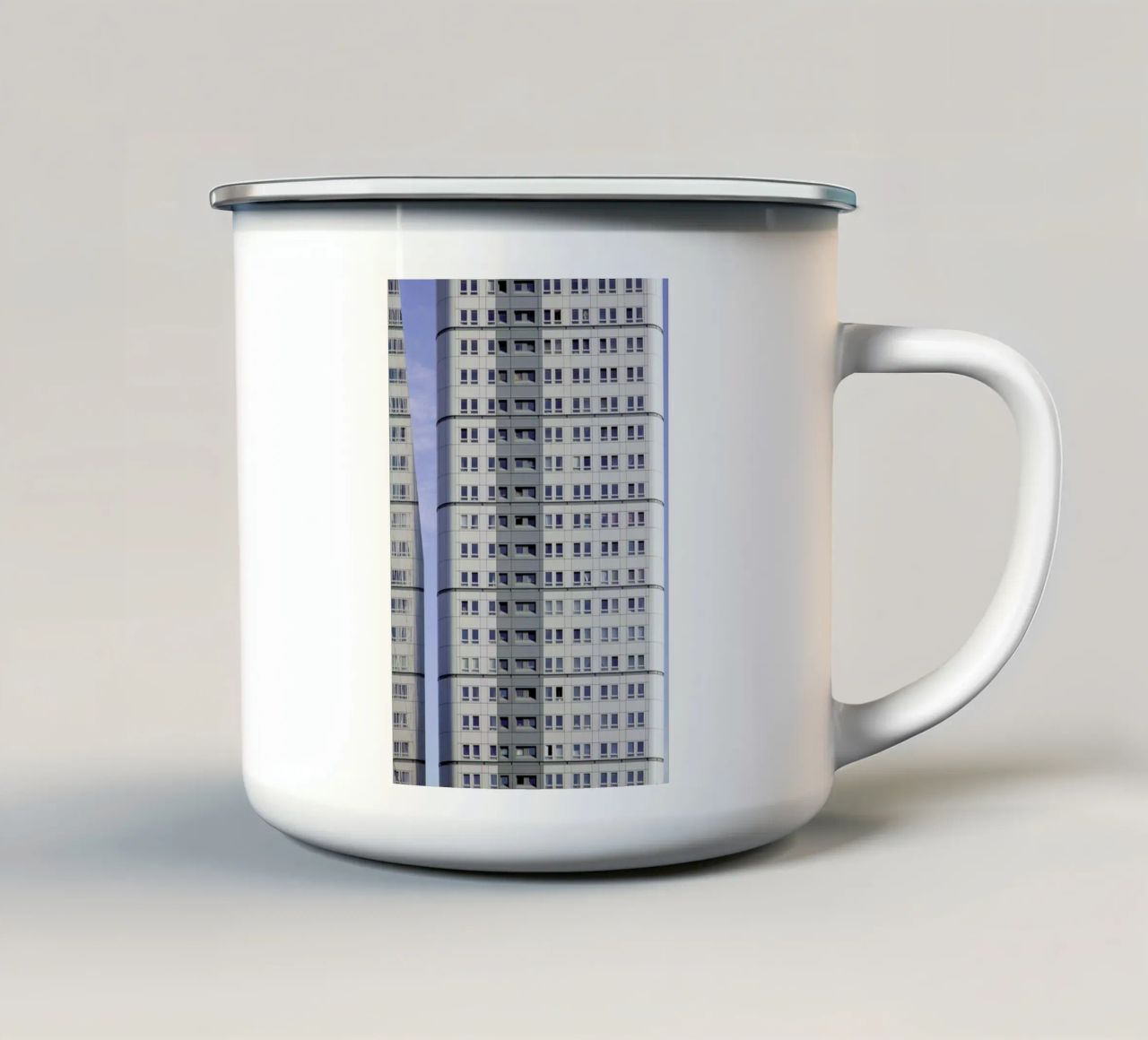 Sky High tazza in smalto da Jan Luzar