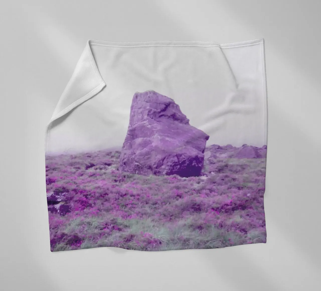 Up In The Fog coperta in pile da Jan Luzar