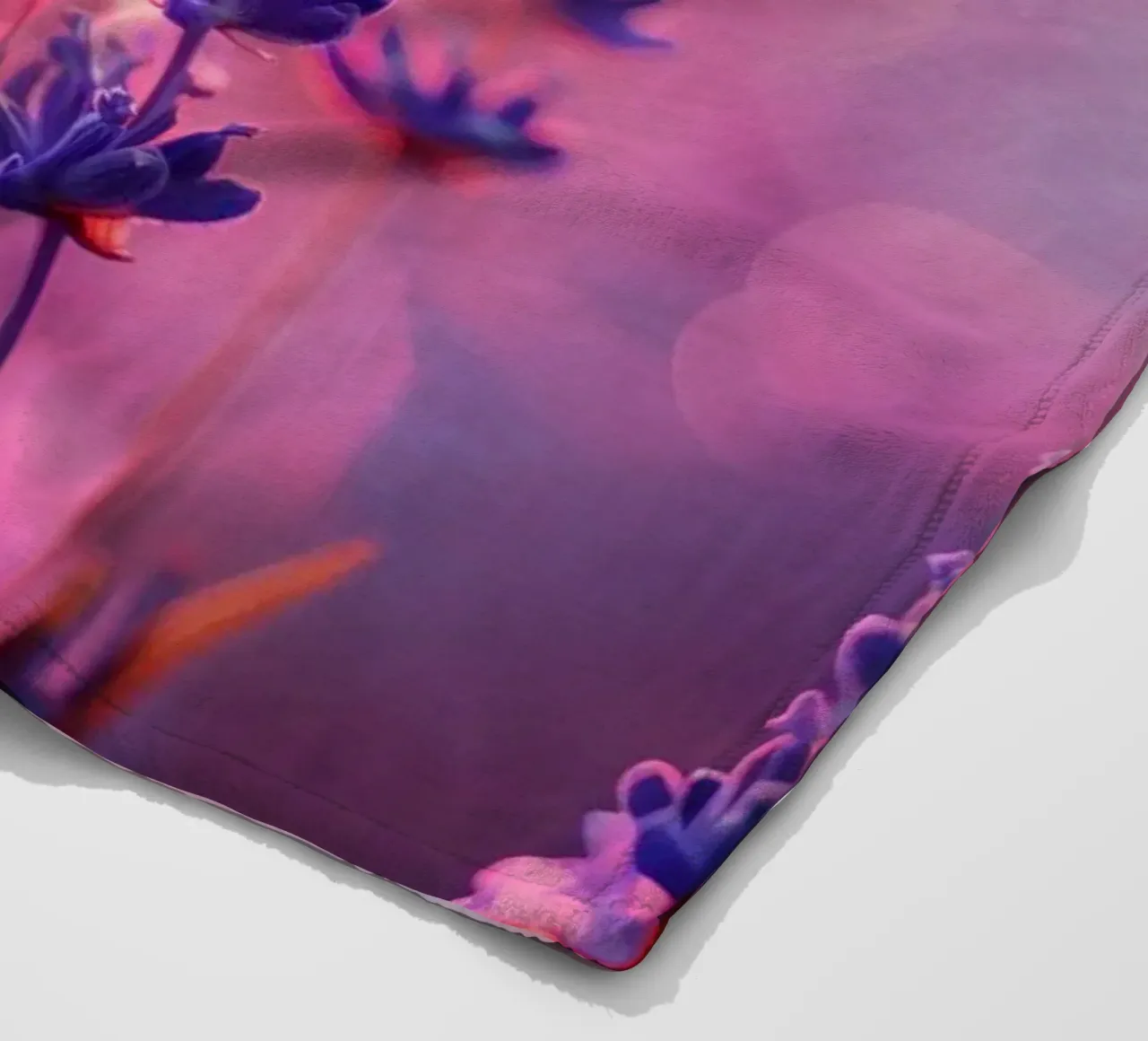 Lavender In Pink Light coperta in pile da treechild