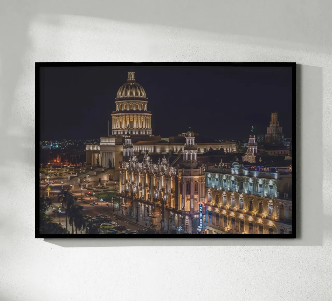 Edificio del Capitolio, L'Avana poster con telaio in legno da Dave Hare Photography