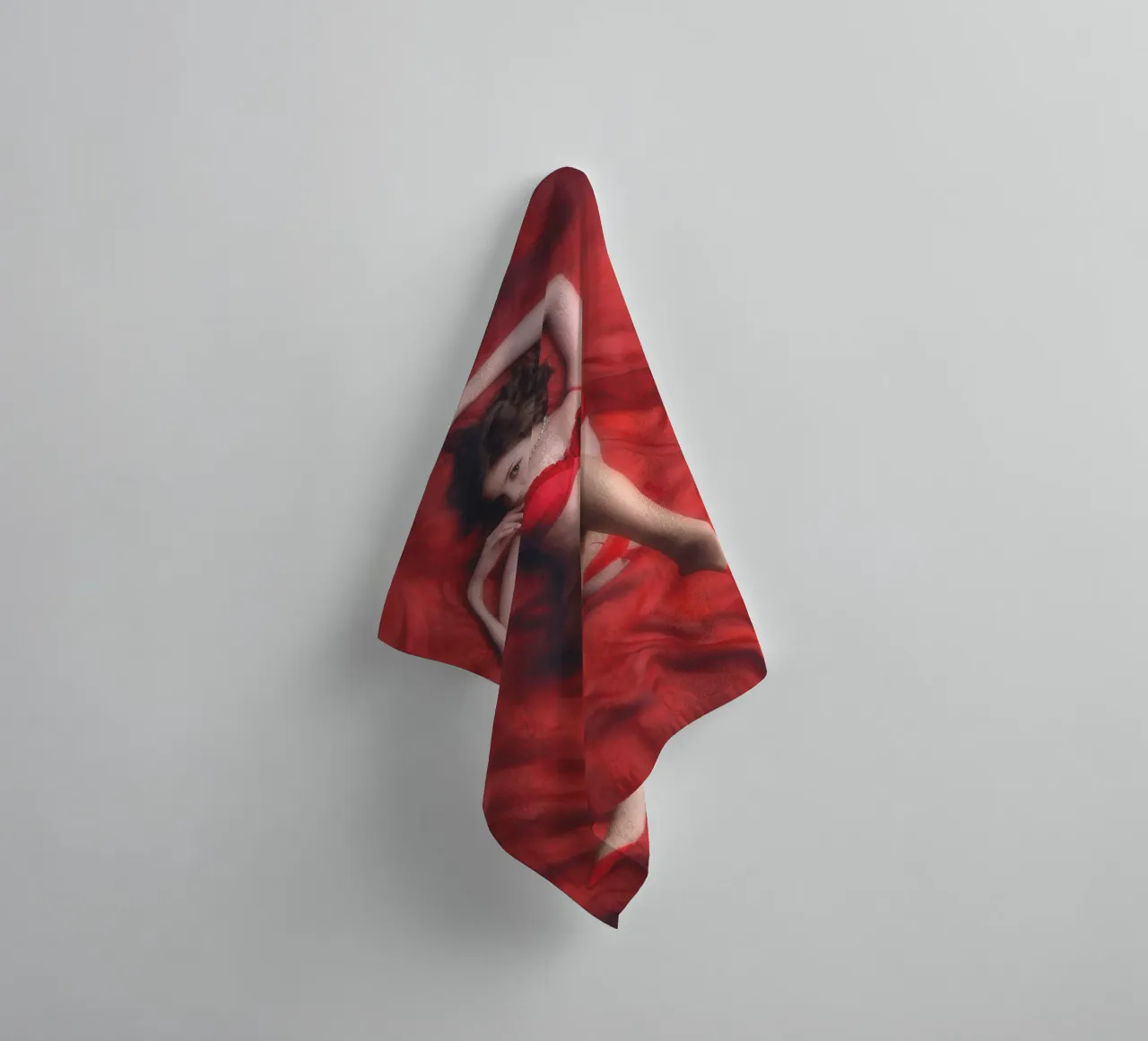 Dulce in red asciugamano da bagno da Dave Hare Photography