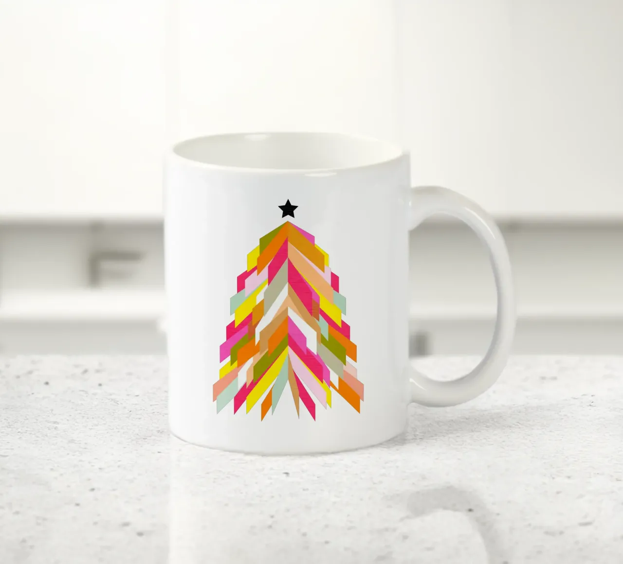 Albero di Natale retrò su bianco tazza in ceramica da Dominique Vari
