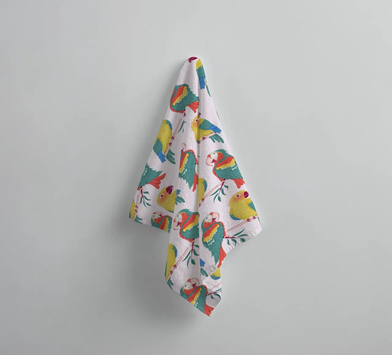 Pappagalli colorati asciugamano da bagno da nicigabrieldesigns