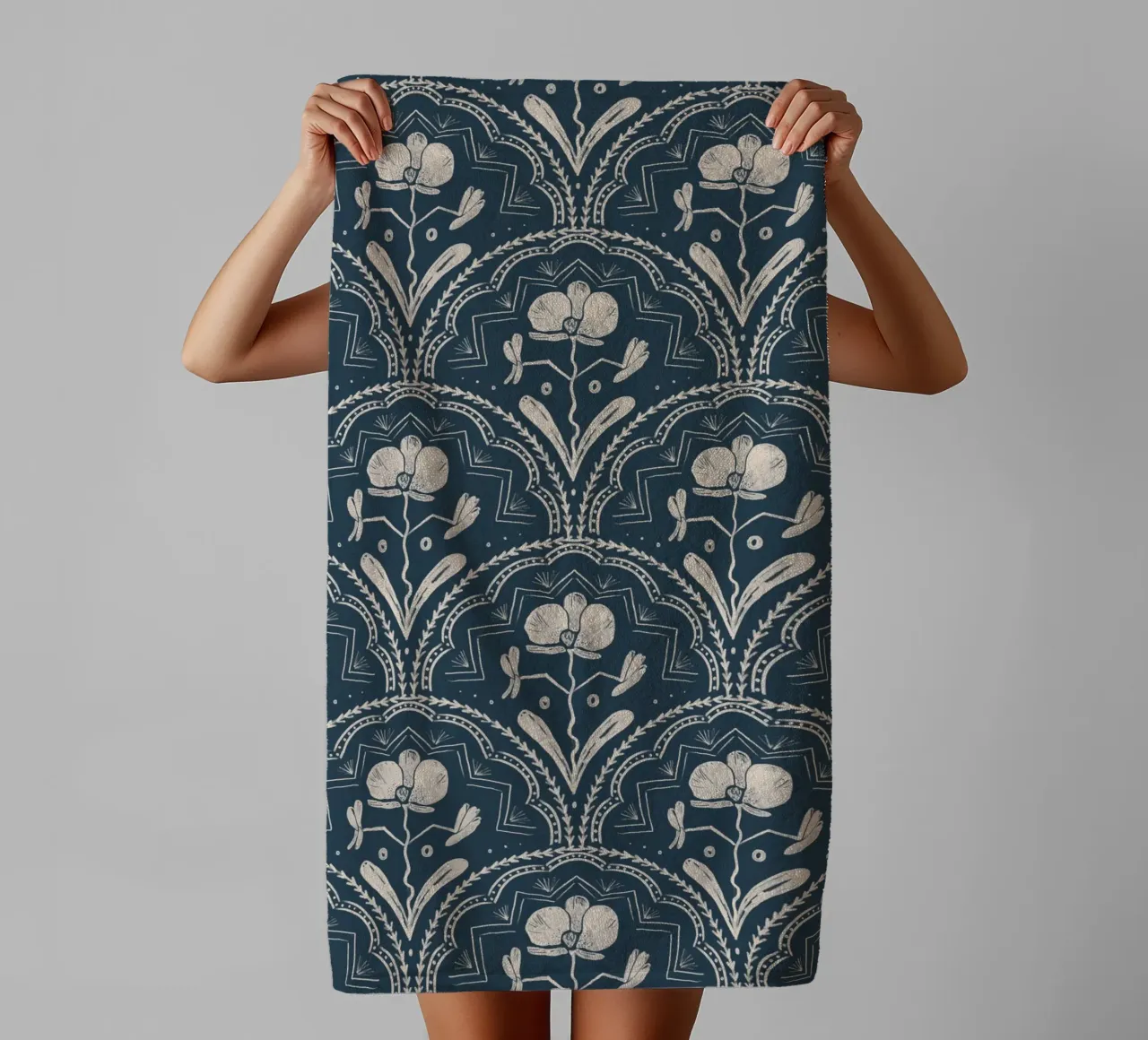Bohemian Orchid Blue Tiles Pattern asciugamano da bagno da anisillustration