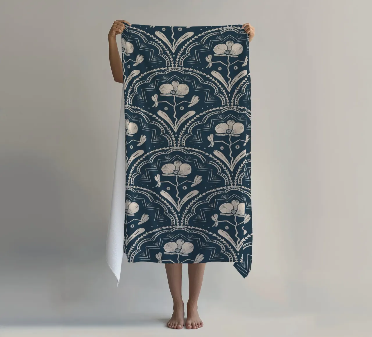 Bohemian Orchid Blue Tiles Pattern telo mare da anisillustration
