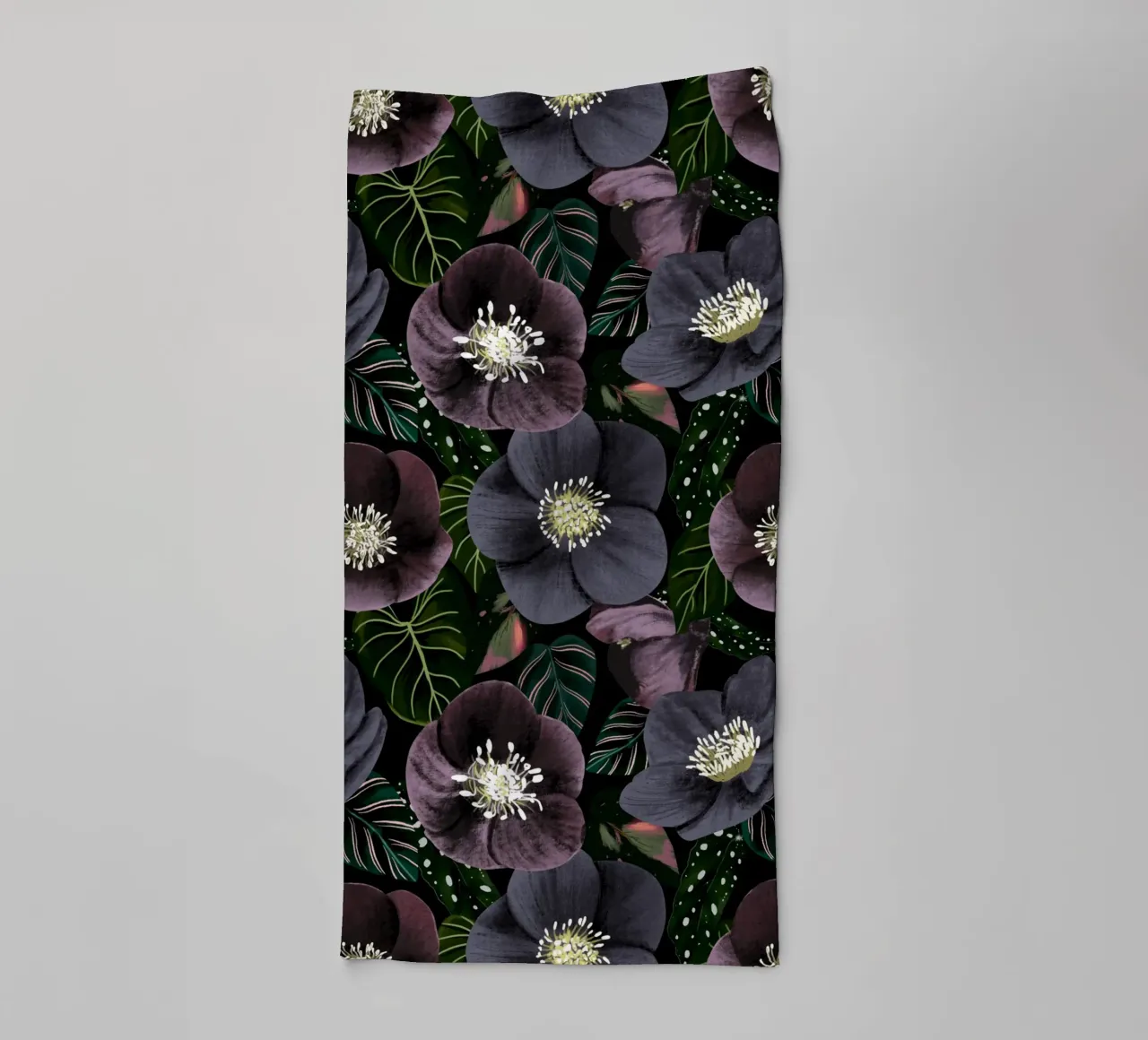 Dark Purple Flowers Pattern asciugamano da bagno da anisillustration