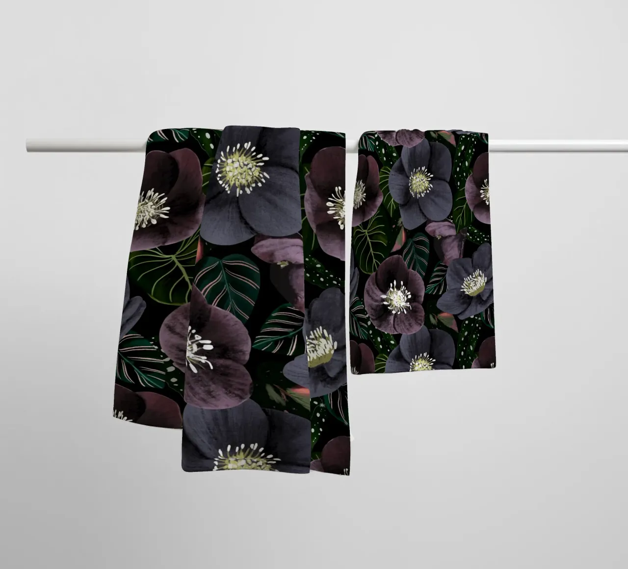 Dark Purple Flowers Pattern asciugamano da bagno da anisillustration