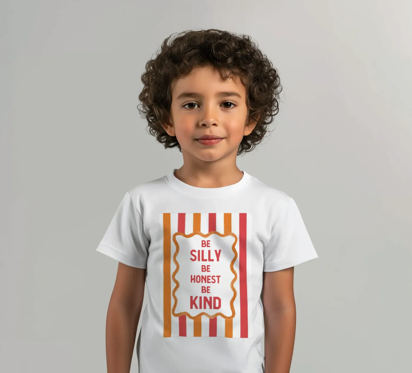 Sei albern, sei ehrlich, sei freundlich Kinder T-Shirt von Happyfacespace