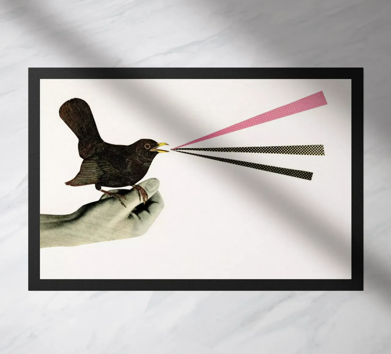 Uccello nella mano zerbino da Cassia Beck Collage