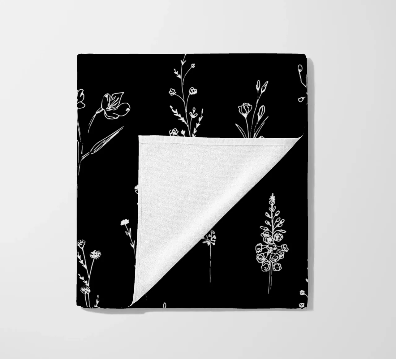 Black Wildflowers Minimalist Line Art Pattern telo mare da anisillustration