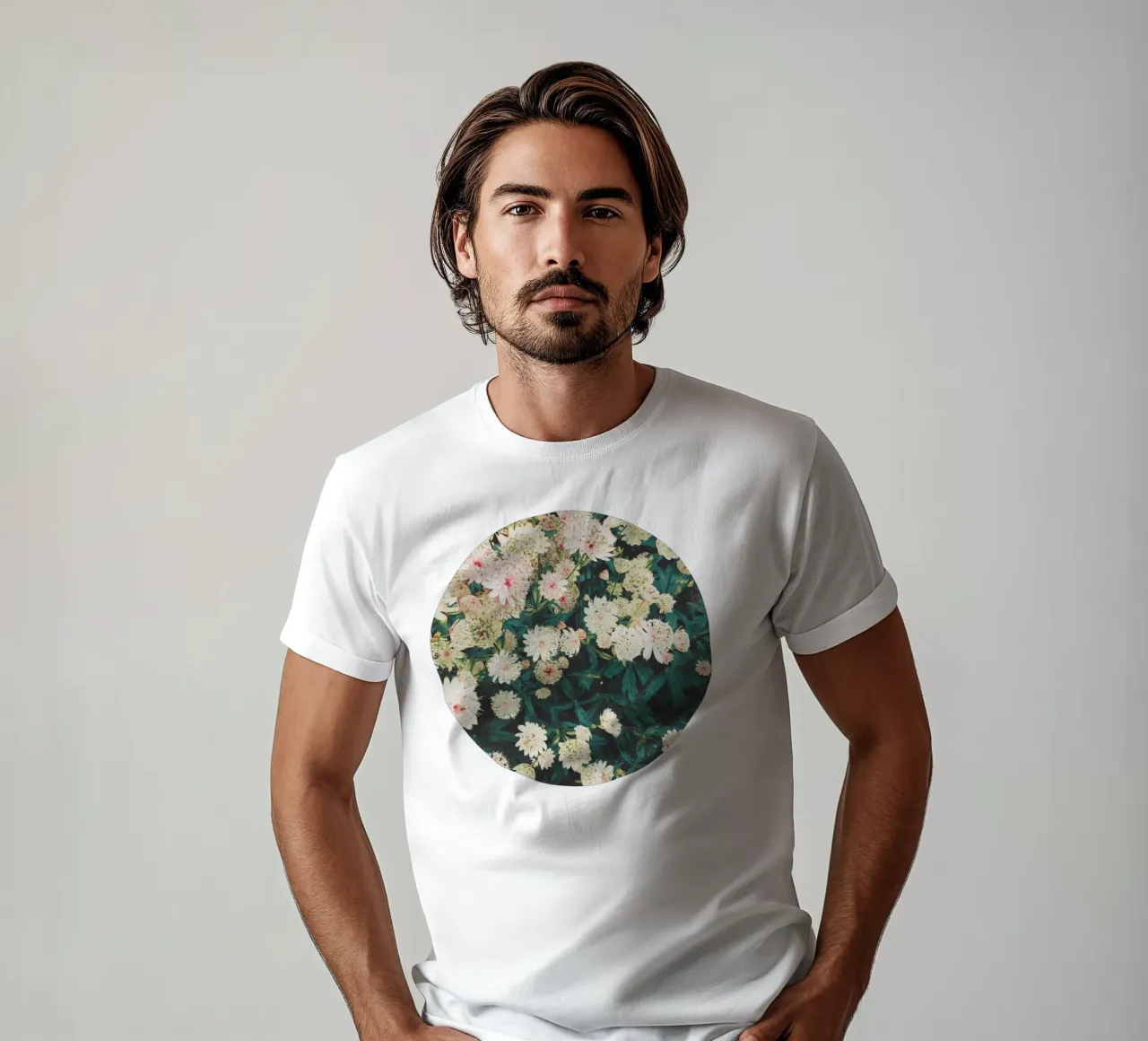 Fiori di pizzo t-shirt da Cassia Beck Photography
