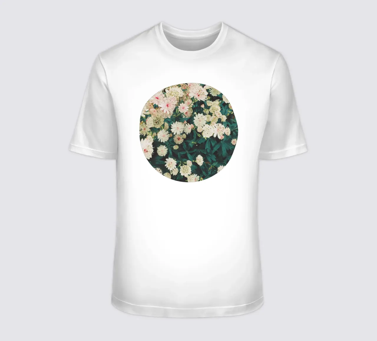 Fiori di pizzo t-shirt da Cassia Beck Photography