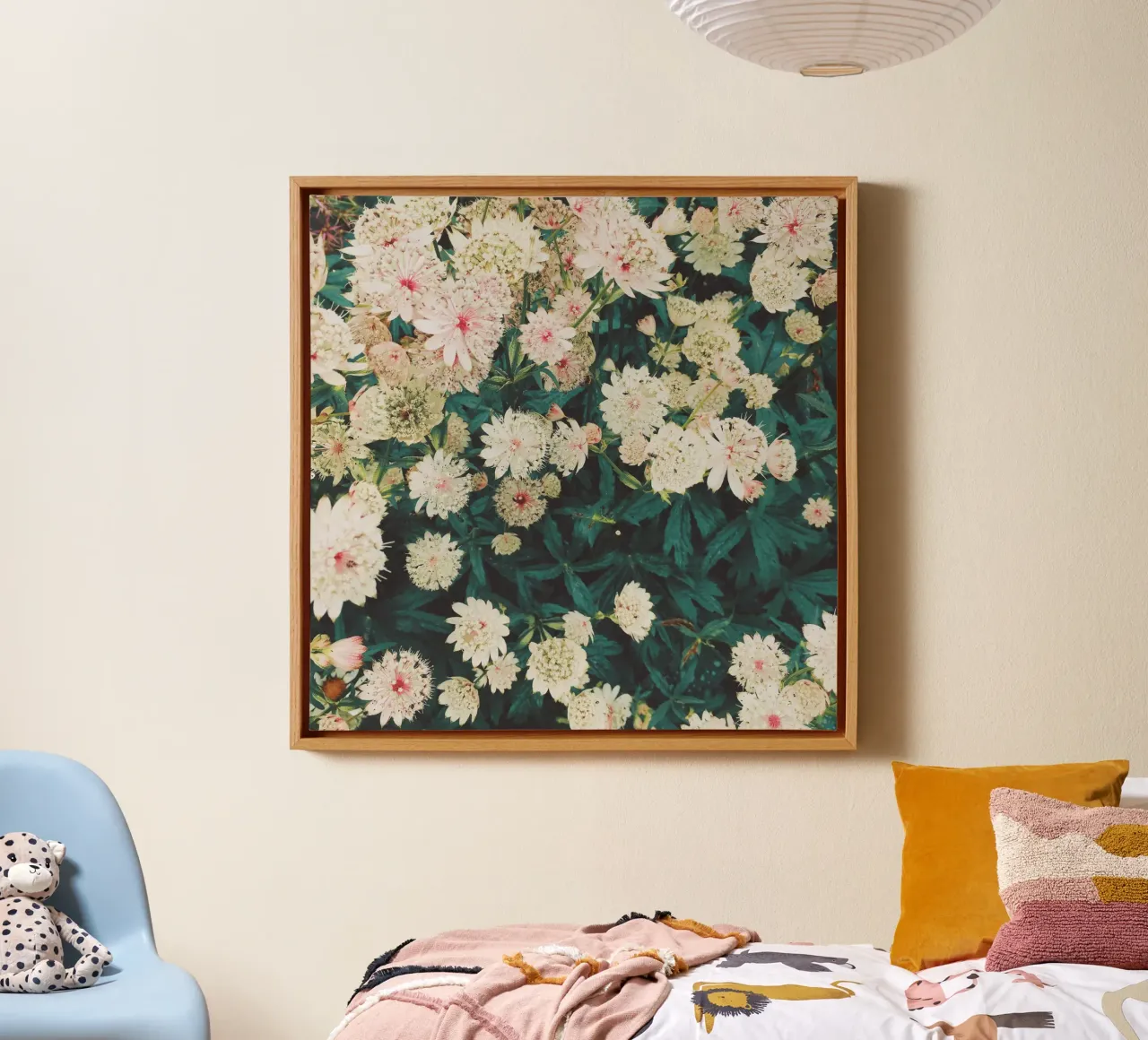 Fiori di pizzo tela con Cornice a cassetta da Cassia Beck Photography