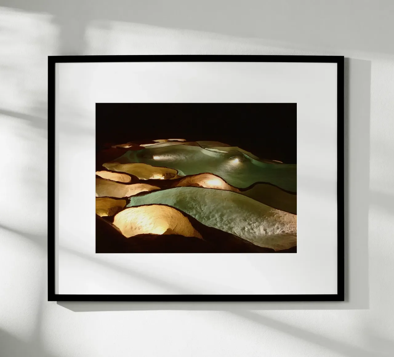Light up the Dark poster con telaio in legno da menega sabidussi | moods