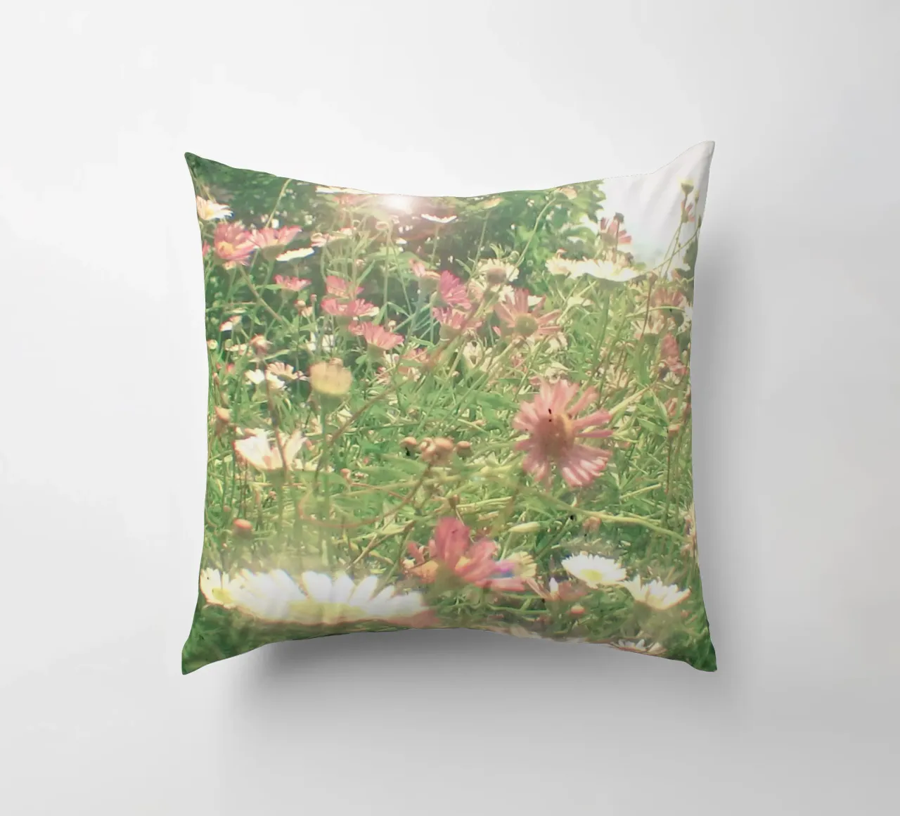 Cache-cache coussin de Cassia Beck Photography