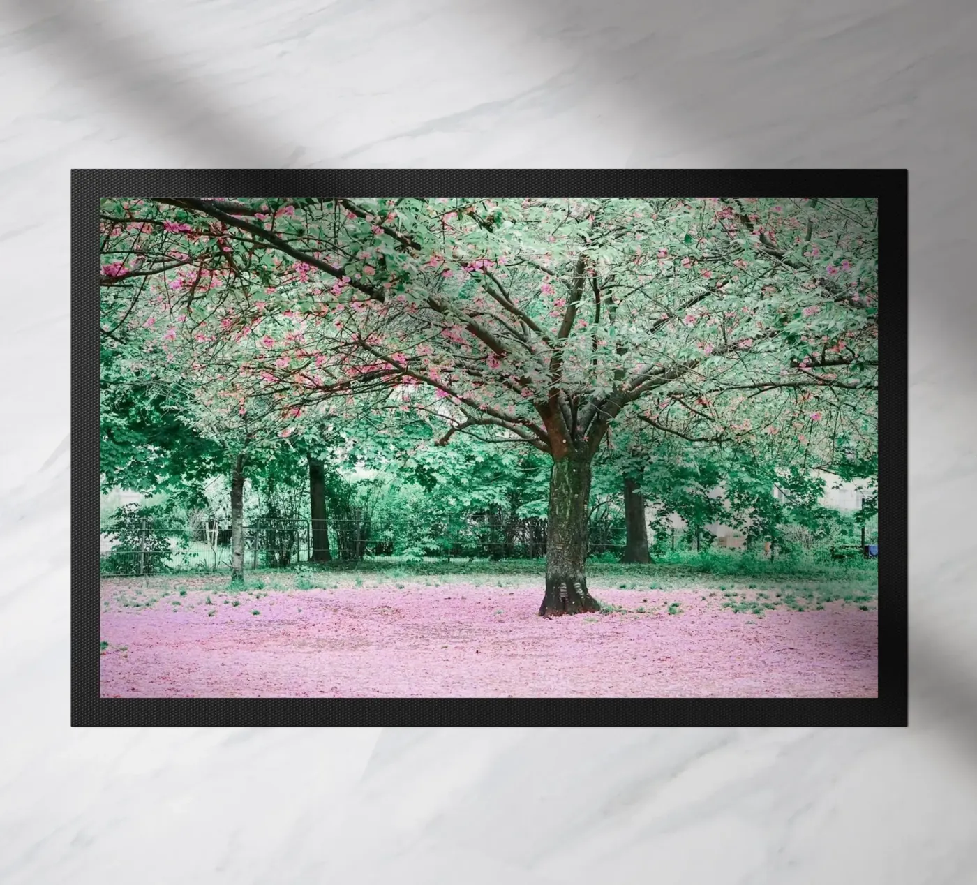 KIRSCHBAUM Fußmatte von KISSA STUDIO