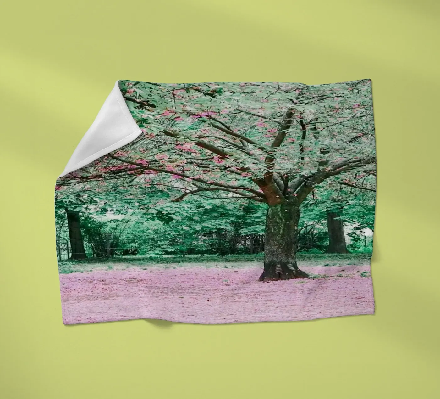 KIRSCHBAUM Fleecedecke von KISSA STUDIO