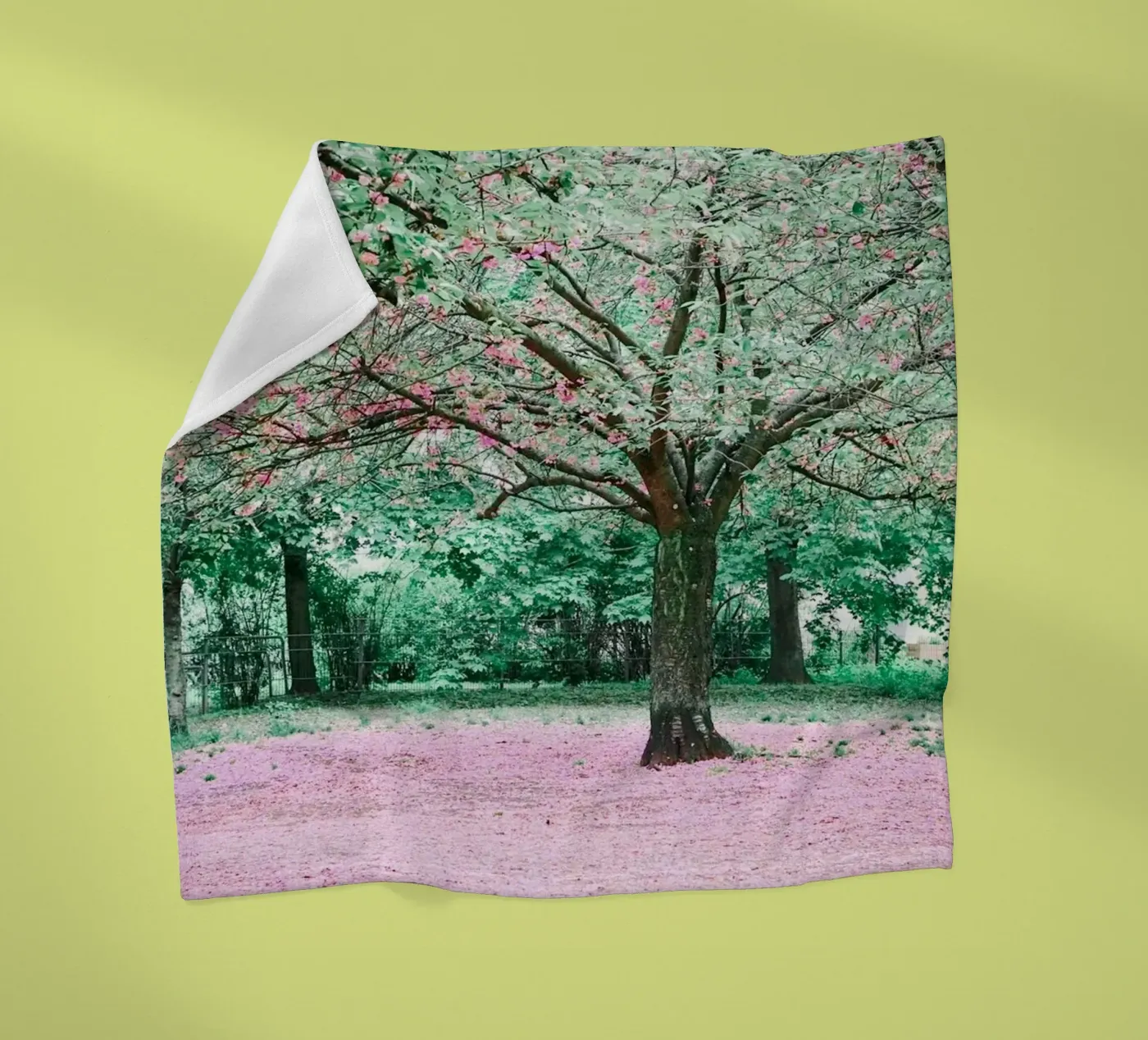 KIRSCHBAUM Fleecedecke von KISSA STUDIO