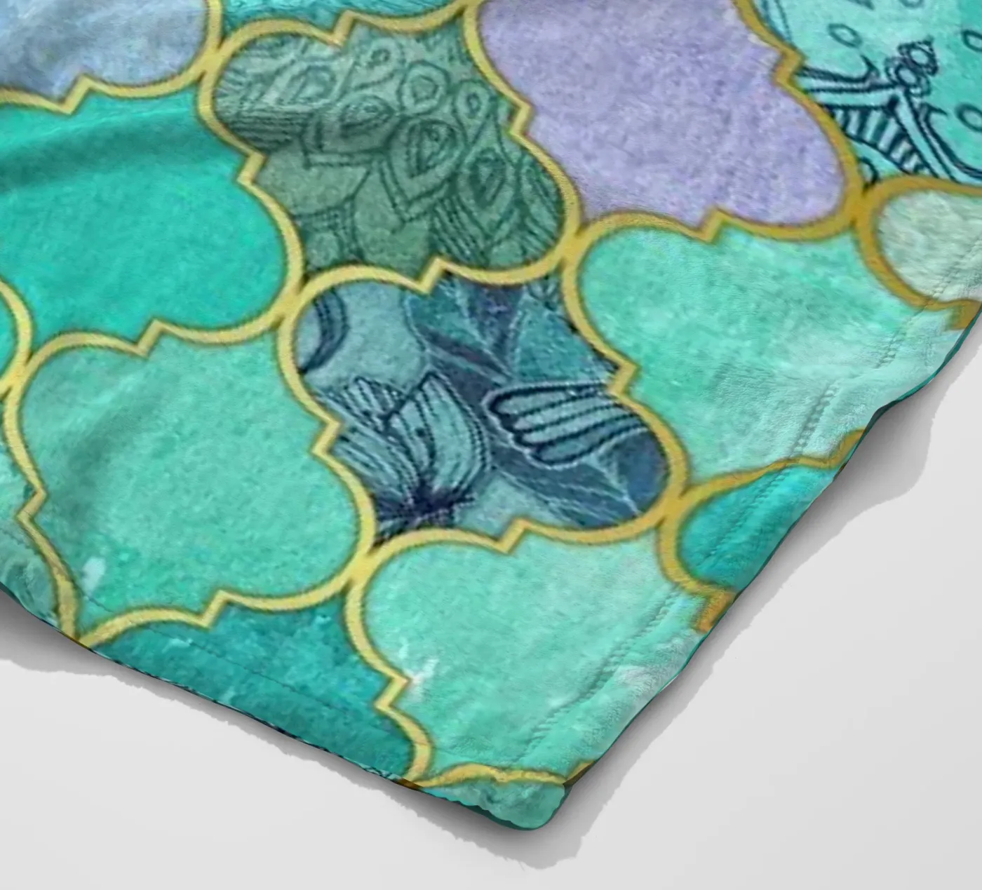 Mint Moroccan Tile Pattern coperta in pile da Micklyn Le Feuvre