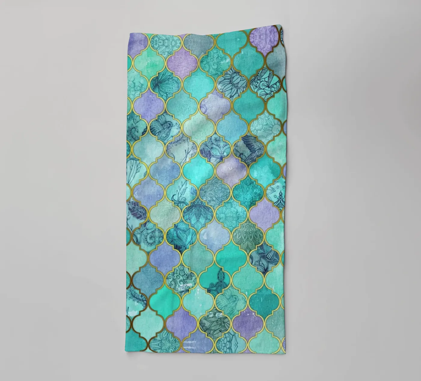 Mint Moroccan Tile Pattern badhanddoek van Micklyn Le Feuvre