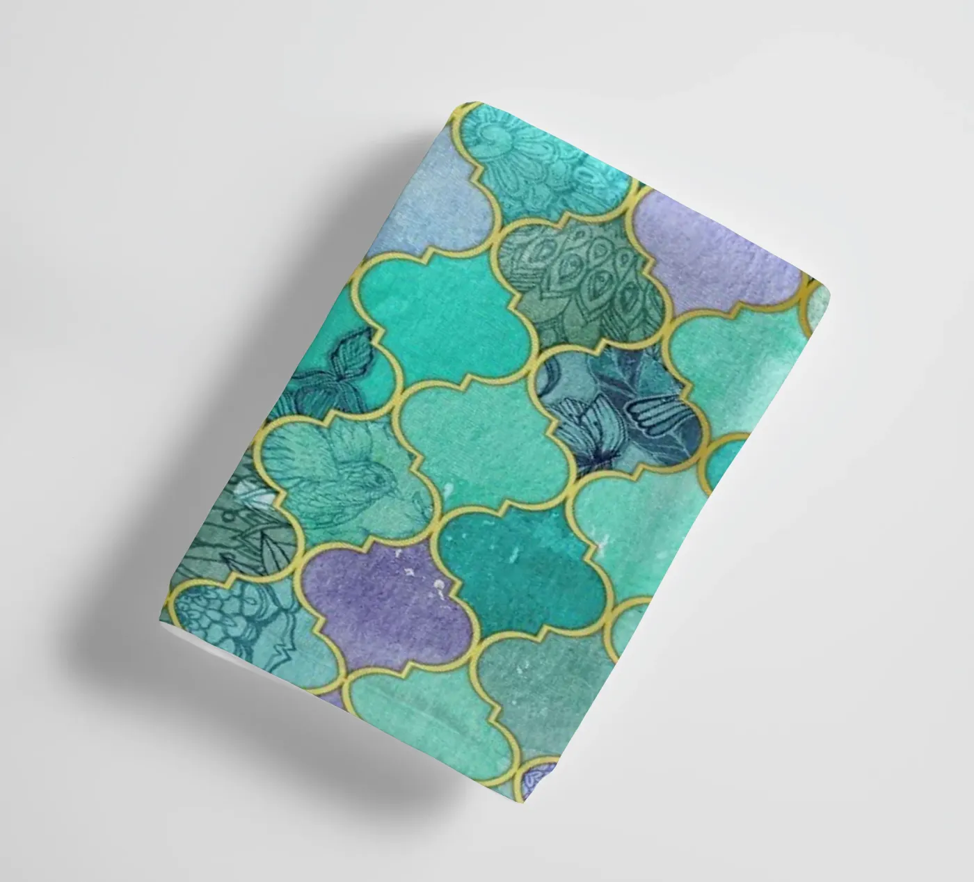Mint Moroccan Tile Pattern badhanddoek van Micklyn Le Feuvre