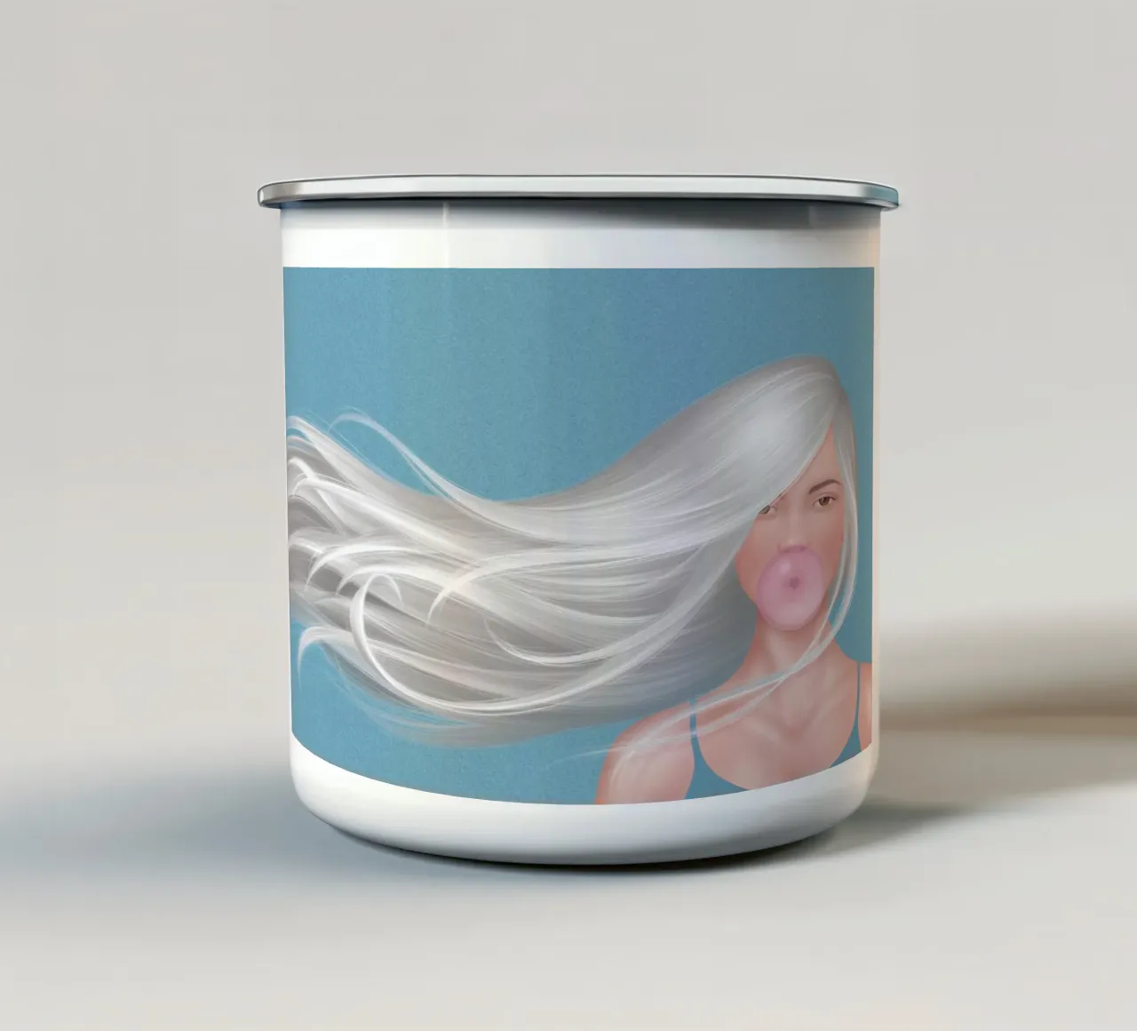 Ragazza con gomma da masticare tazza in smalto da Artascy Art