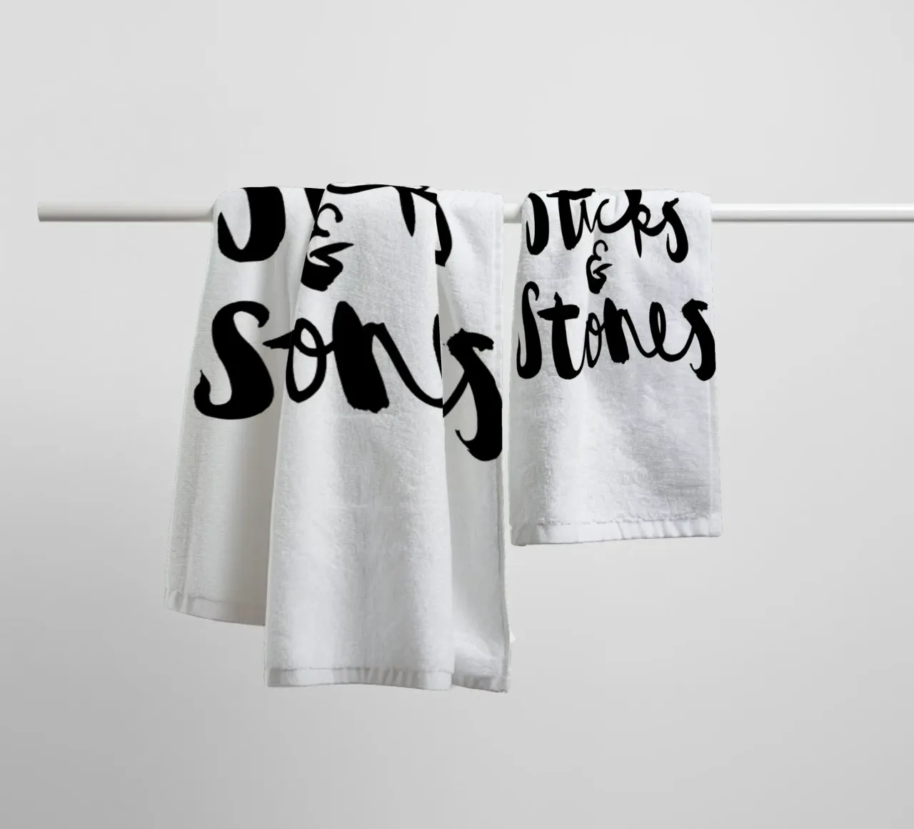 Sticks and Stones asciugamano da bagno da Dead Language