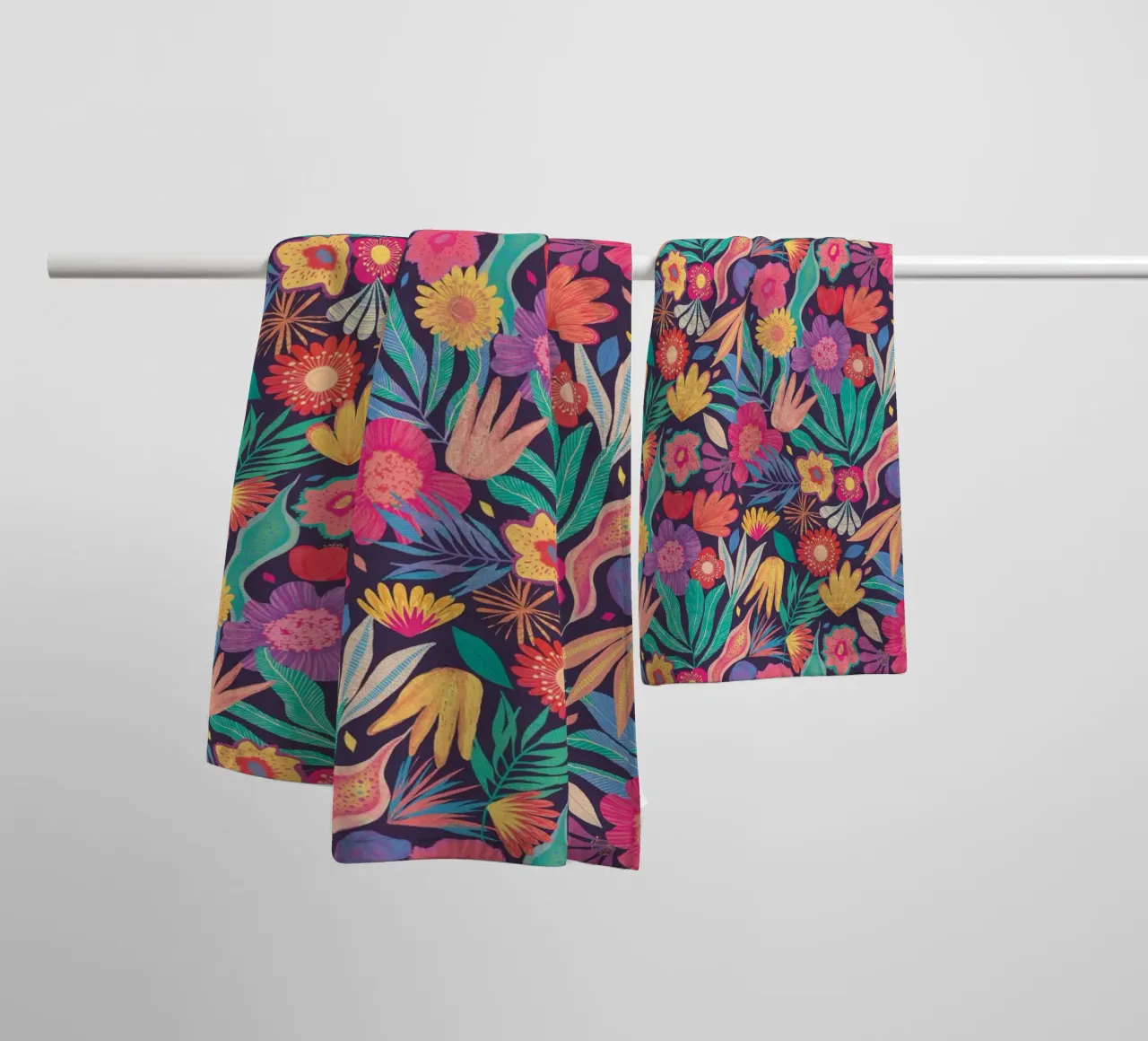 Atractivo exótico toalla de baño de nicigabrieldesigns