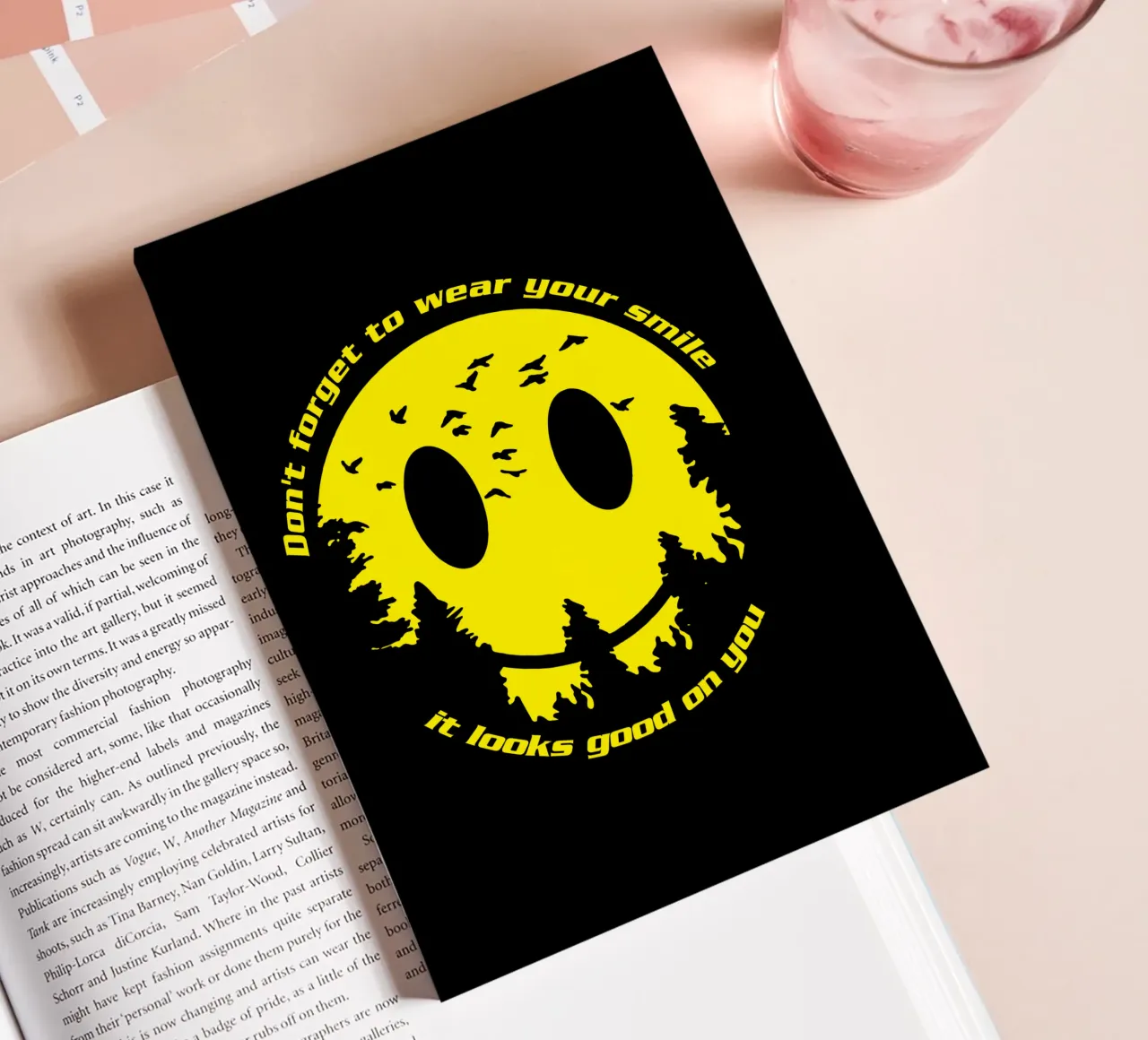 Vergessen Sie nicht, Ihr Lächeln zu tragen Notizbuch von Gunawan Rb
